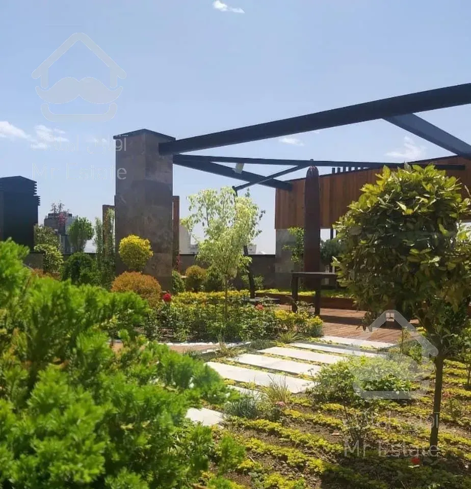 ۱۴۵ متر کلید نخورده روف گاردن دار