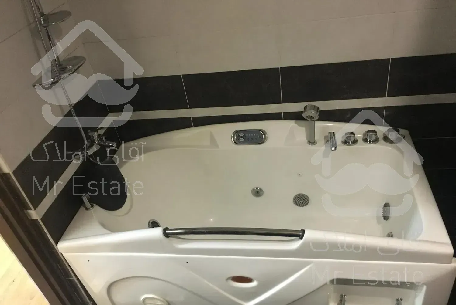 ١٦٠ متر فول بازسازی شده