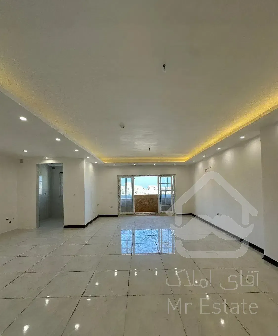 فروش واحد ۱۲۱ متر طبقه چهارم مرکز شهر