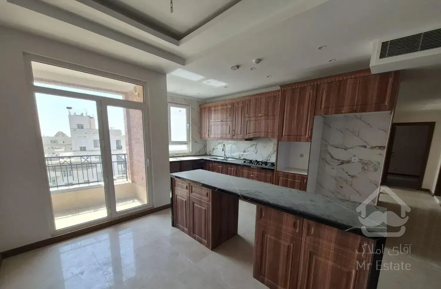 رهن آپارتمان ۱۳۲ متری ۳ خوابه در امیرآباد