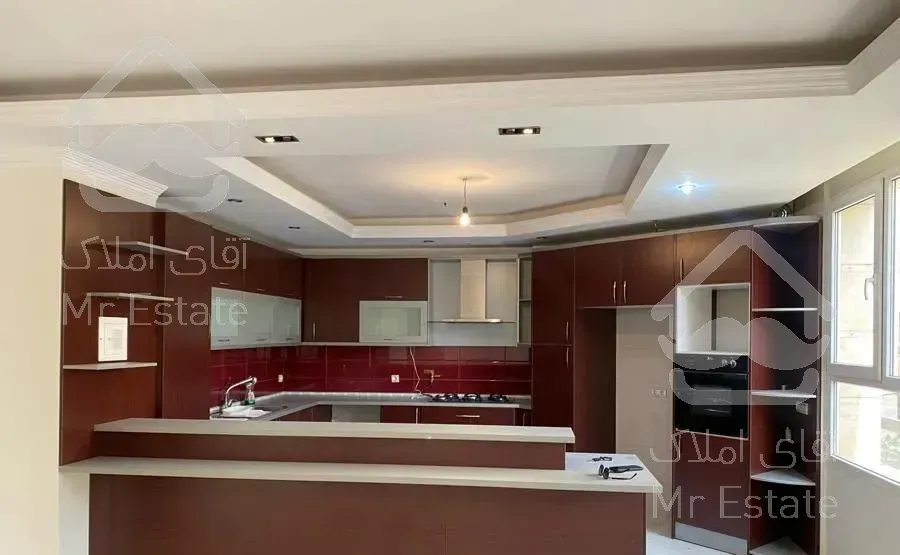 ۱۳۰ متر ۳ خواب ۲نبش سهروردی شمالی پالیزی ۲ پارکینگ