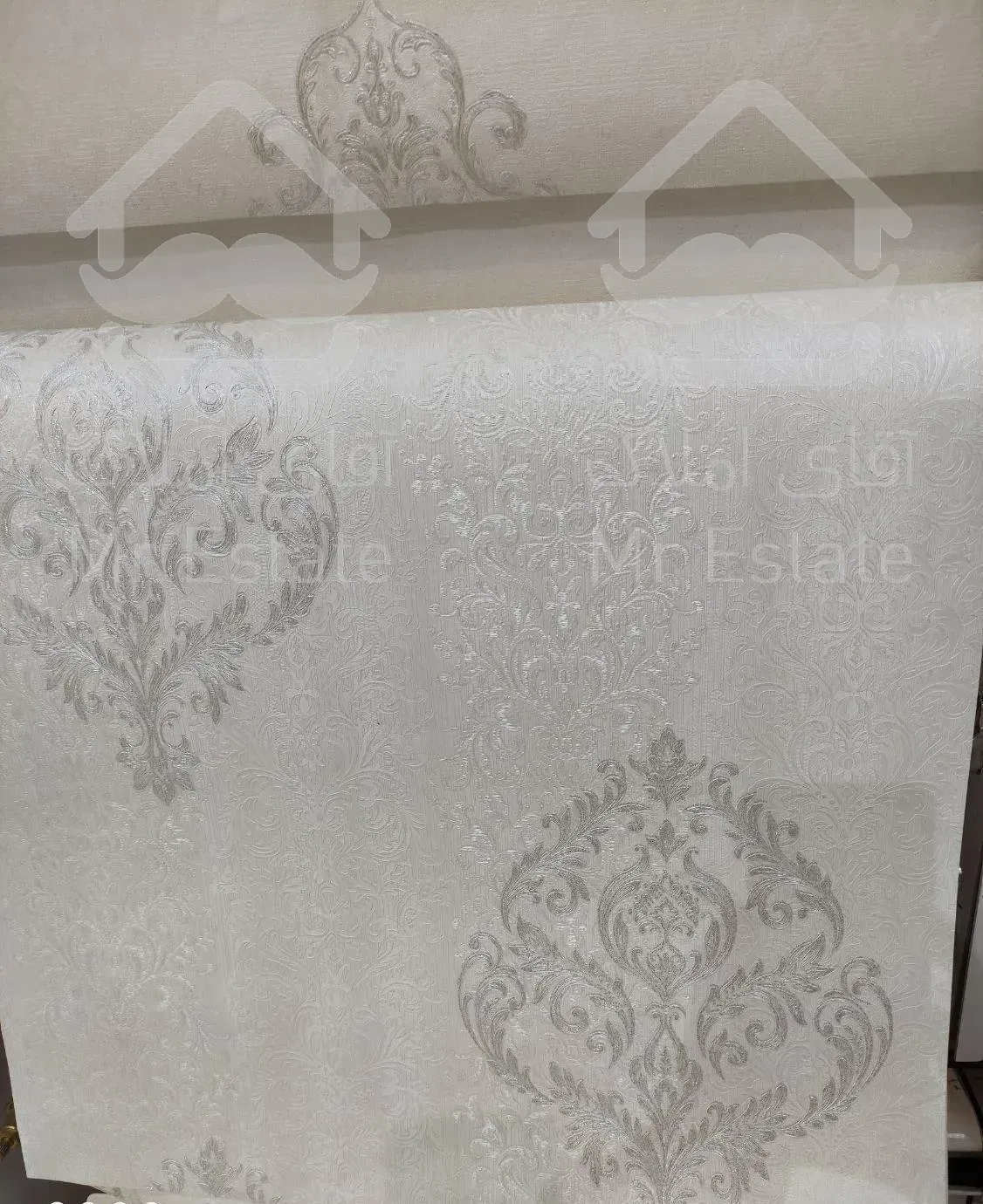 ارسال کاغذدیواری موجود و سفید در نیم ساعت