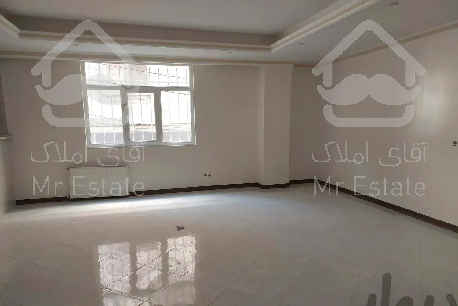 آپارتمان غرق در نور در دستغیب شرقی