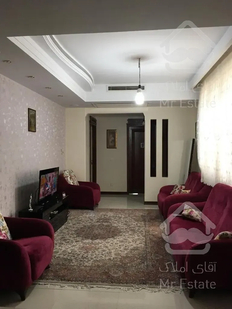 ۲۱۰ نیاوران ، غرق در نور