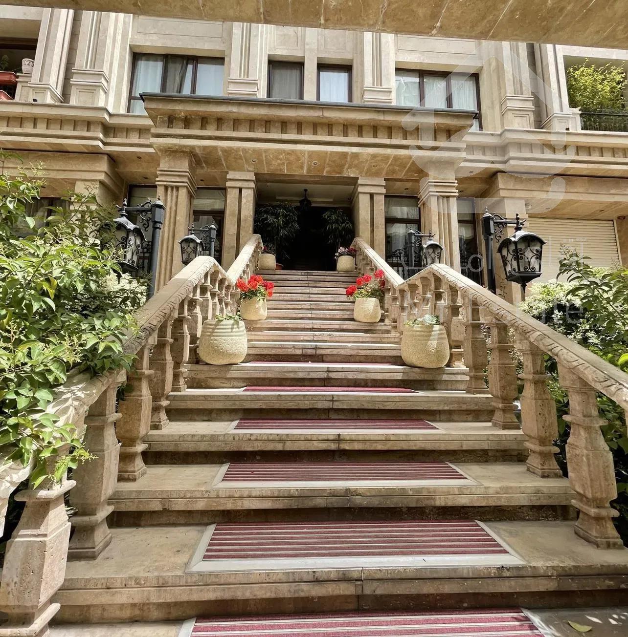 فرمانیه ۱۷۰ متر معماری