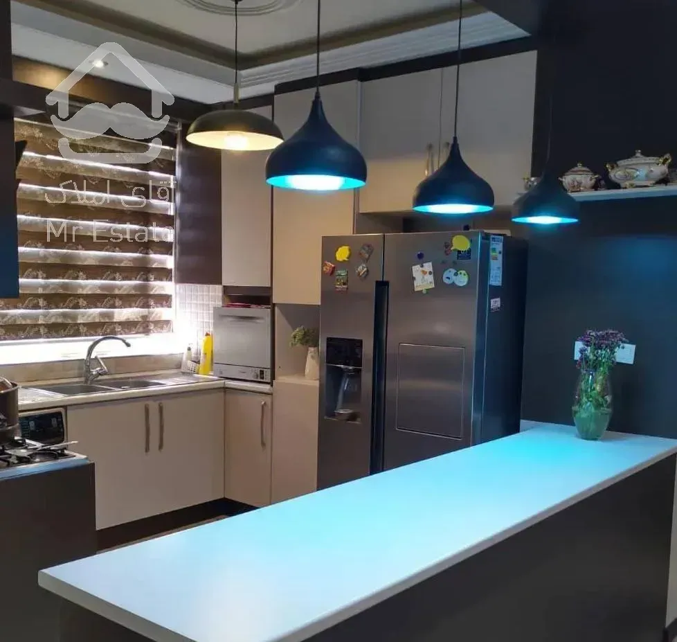 آپارتمان/130متر/سه خواب/جنوبی/بدون مشرف