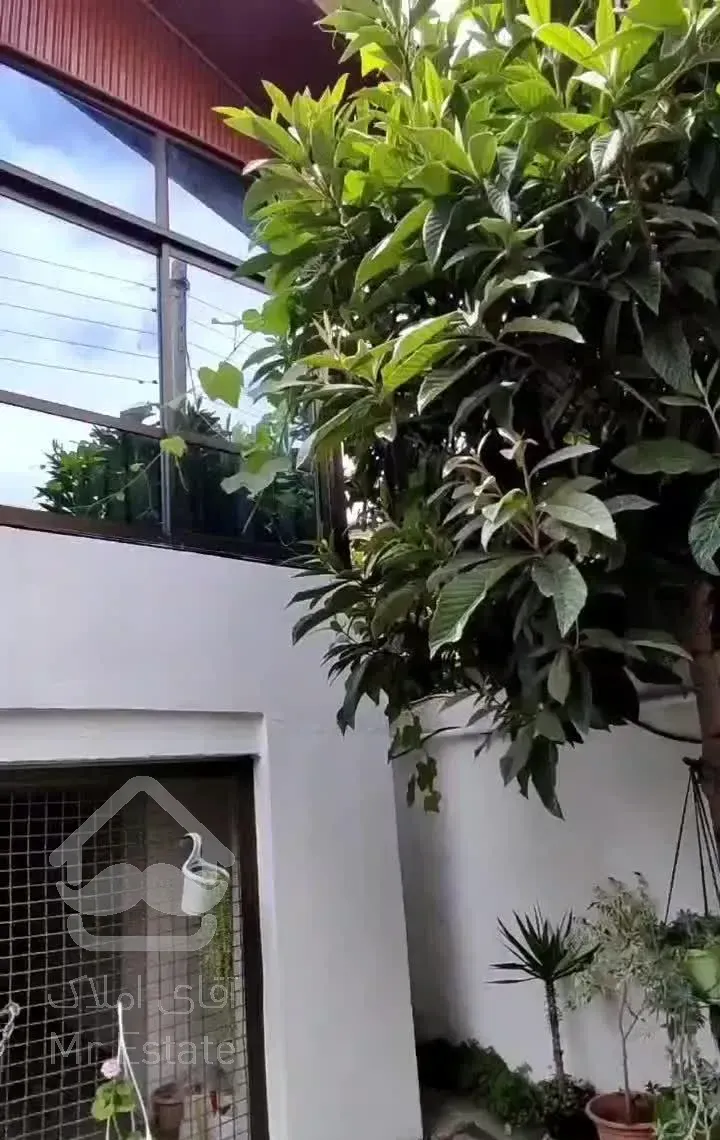 ۲۲۰ متر بنا قدیمی مناسب ویلا و آپارتمان رادیو دریا