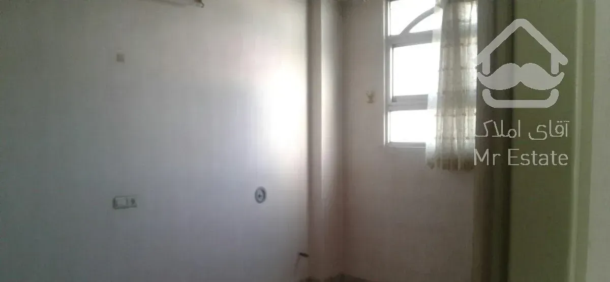 طبقه اول راه مشترک اپارتمان