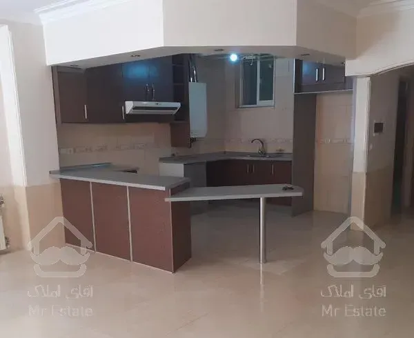 آپارتمان دوخوابه  وکامل میباشد