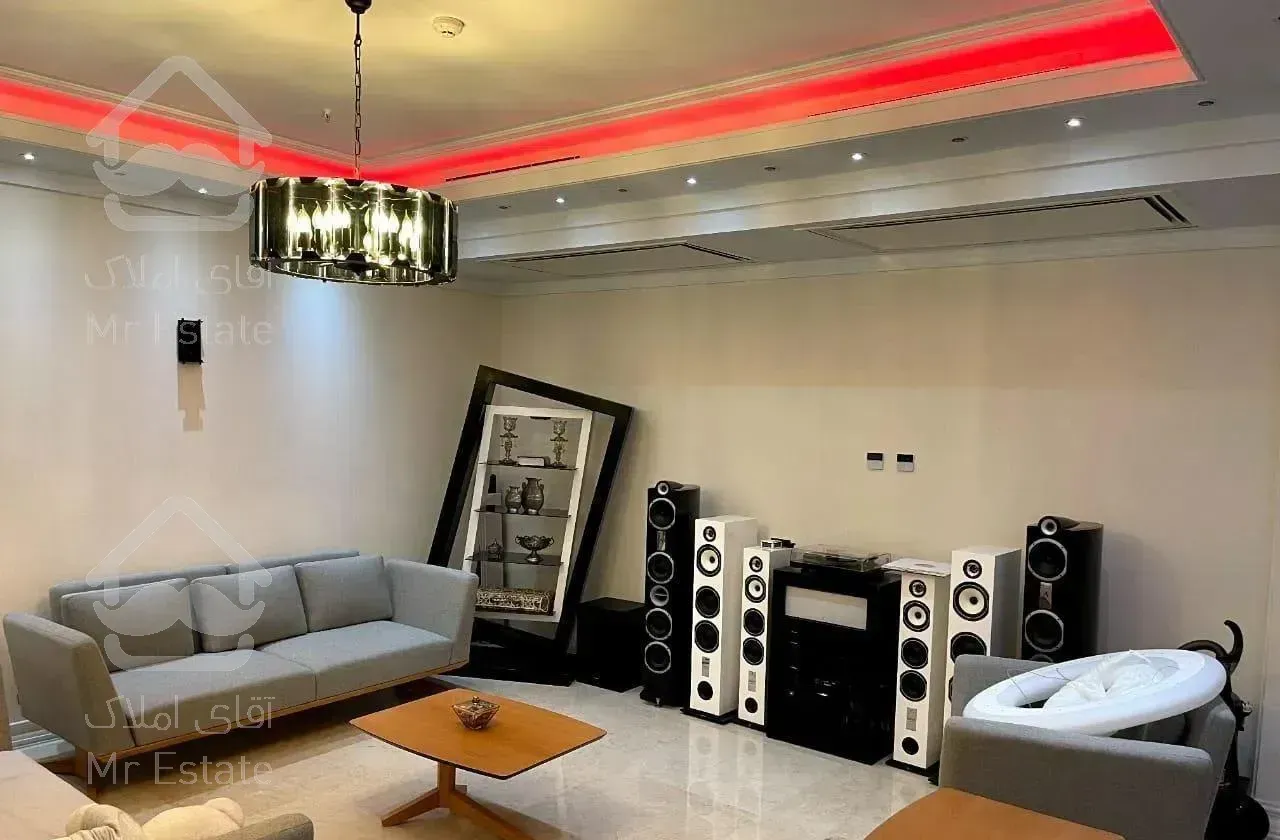 ۲۰۷متر طبقه ۱۰ ** ۵پارکینگ باکس** تکواحدی