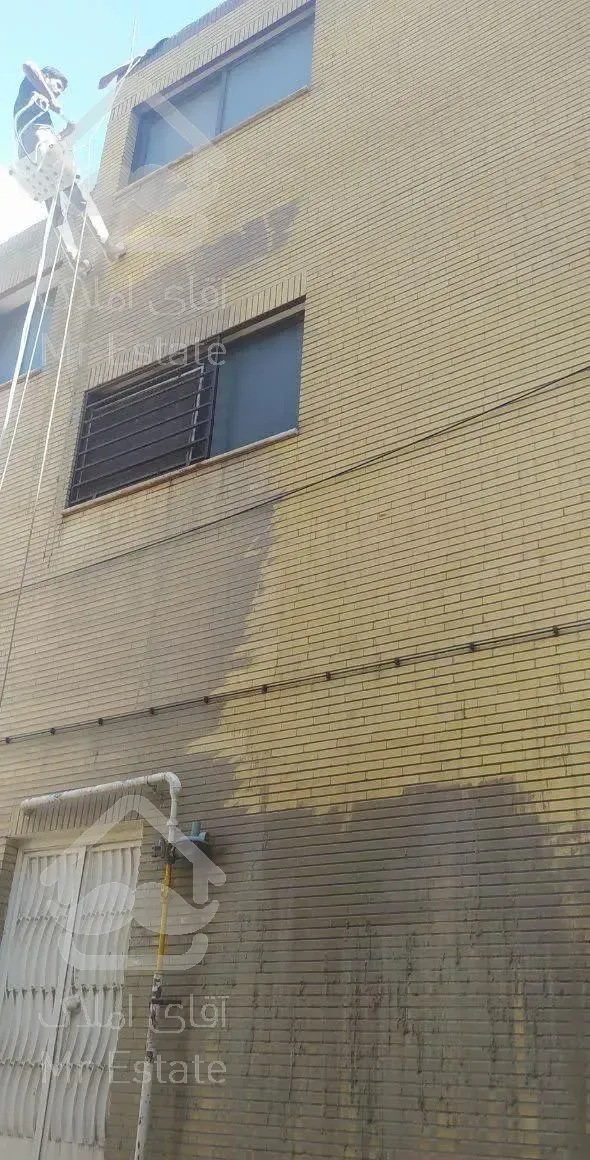 کار در ارتفاع ،پیچ و رولپلاک و شستشوی نما