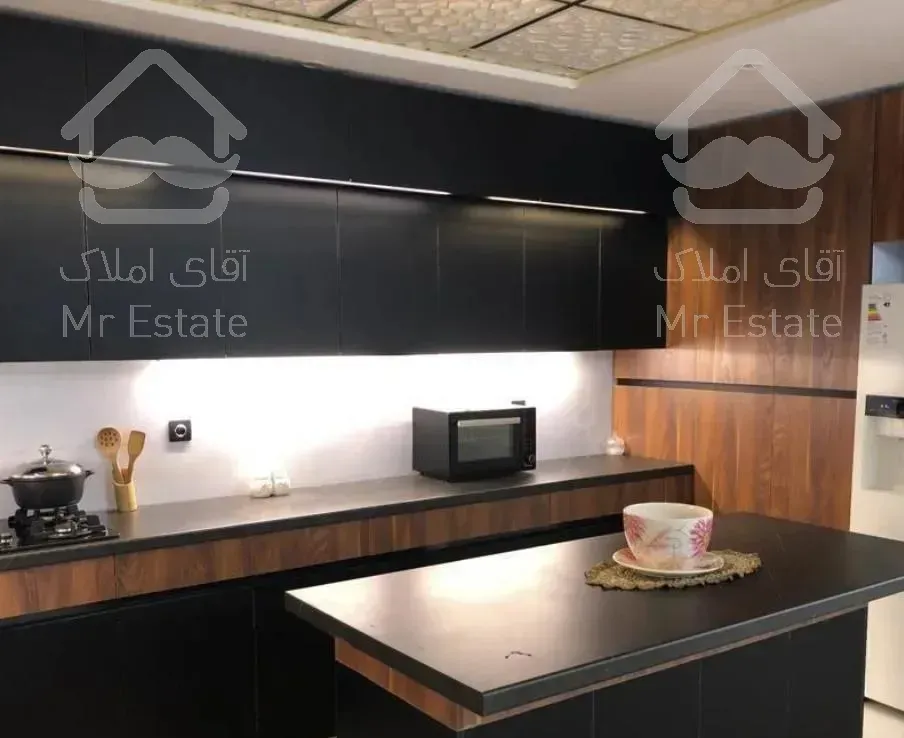 ۱۵۵متر طبقه۵ روبه خیابان / لابی / ۱سال ساخت