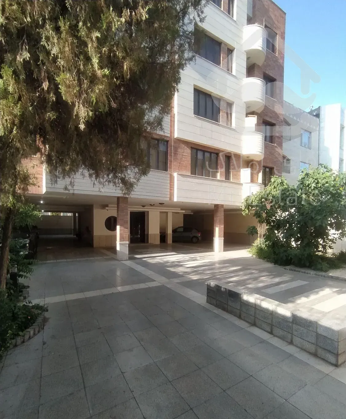 ۹۰متری/فول امکانات/لابی دار/ صیاد۴۴