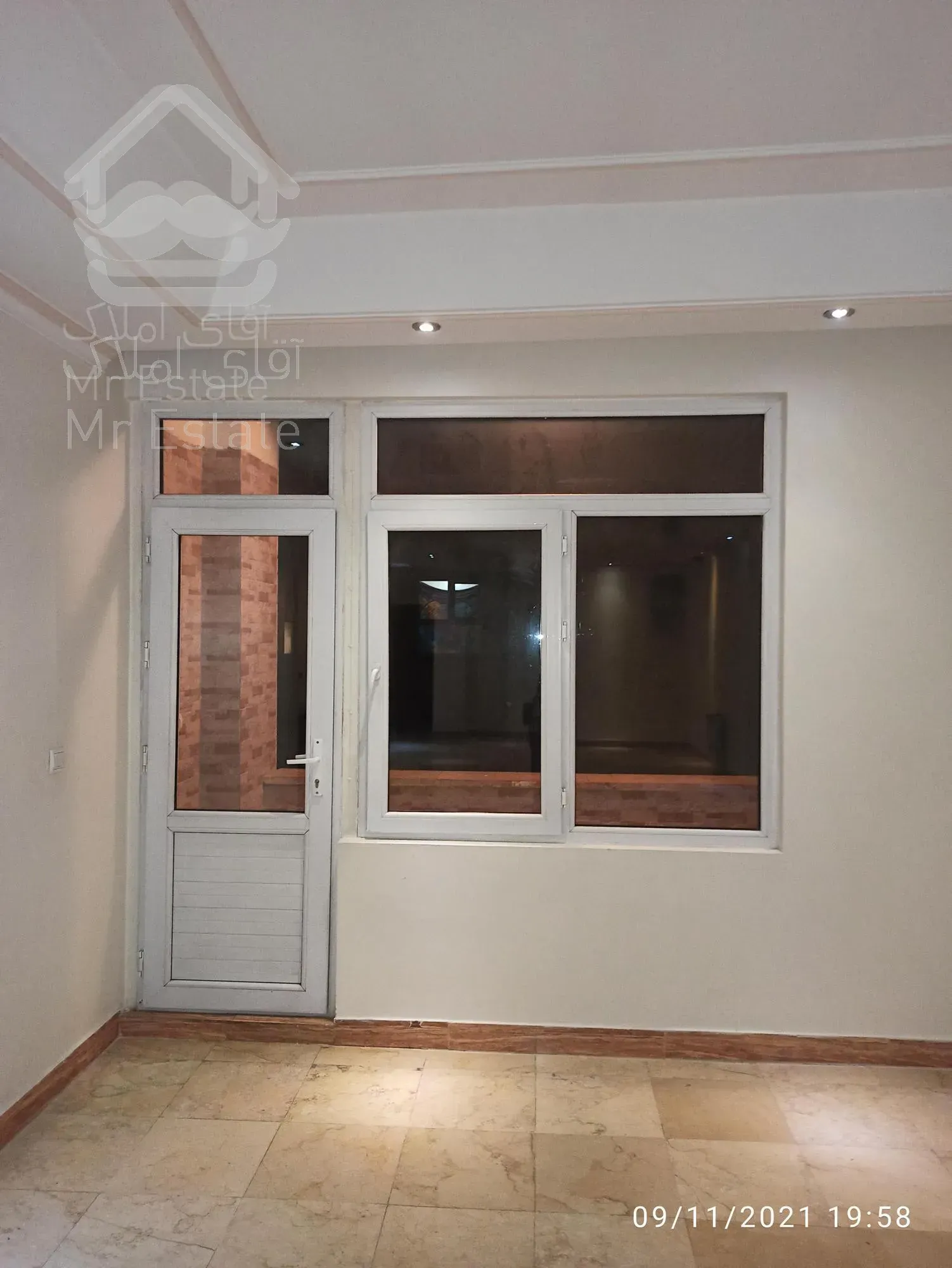 ۱۰۰ متر فول مرزداران سالن پرده خور