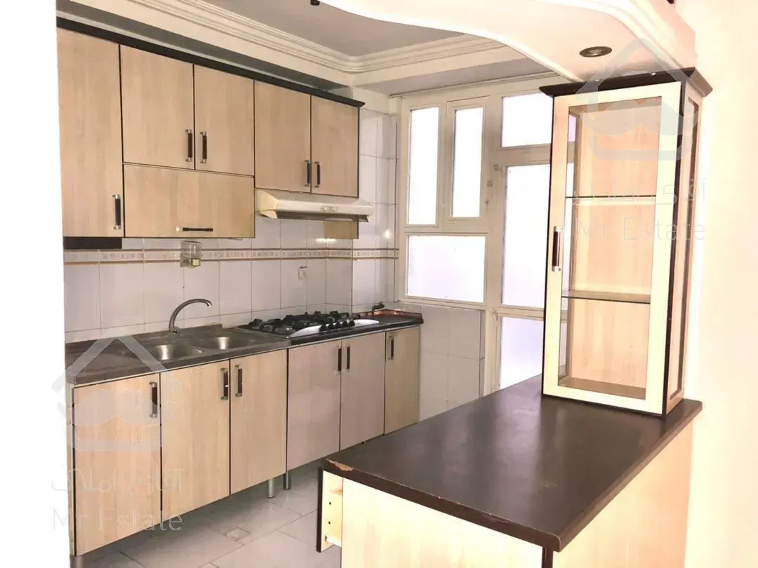 آپارتمان۵۷ متری زیبا/تکخواب/طبقه اول/دارای حیات خلوت اختصاصی/نورگیر/در محله ای دنج/منطقه۱۰