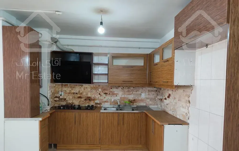 آپارتمان 95 متری خیابان 2 آموزگار همراه  200 وام