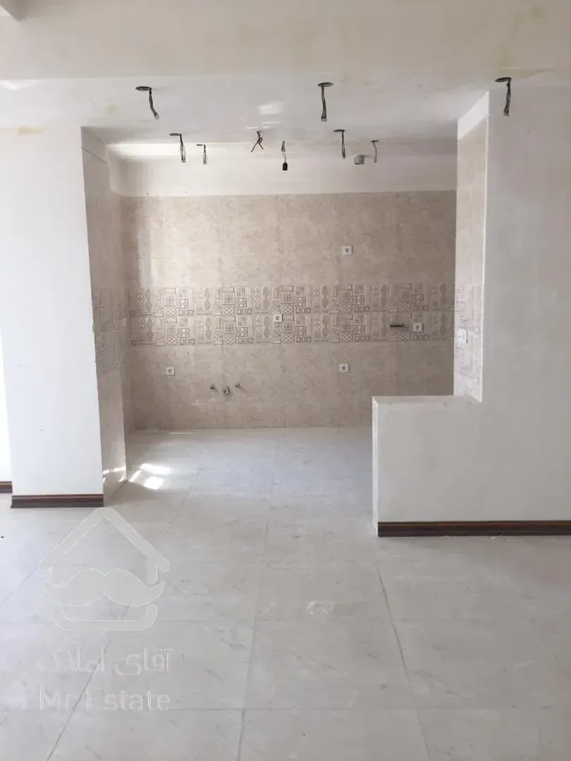 فروش یک واحد مسکونی به متراژ۱۴۰متر طبقه ۱۹