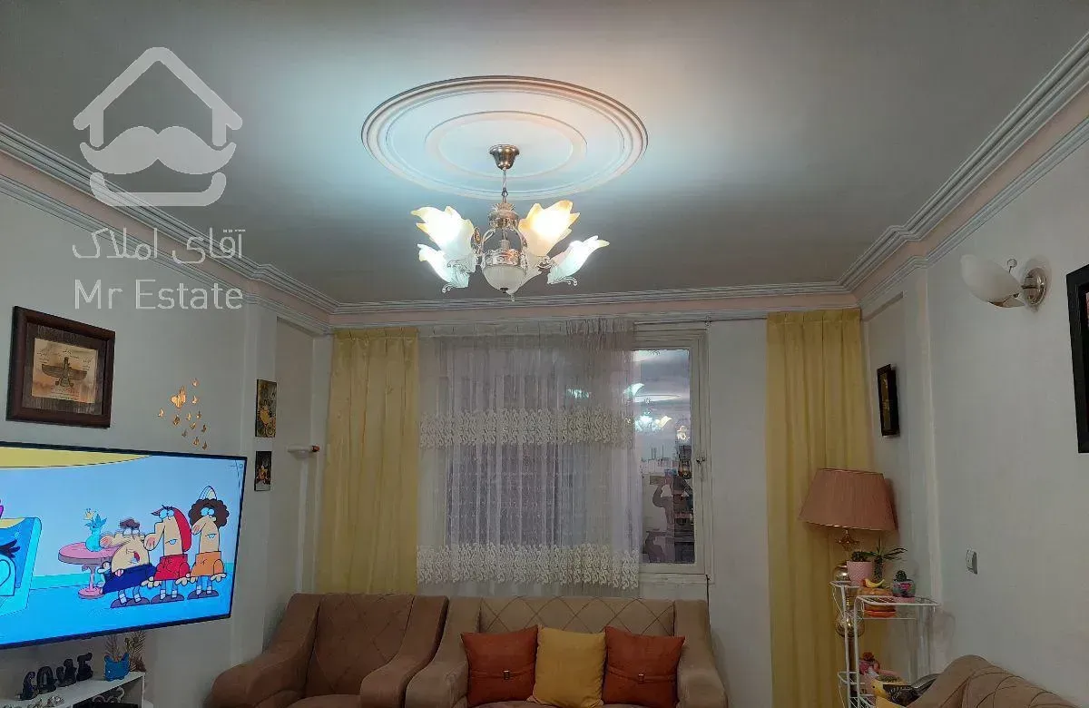 ۸۰ متری،تک واحدی،دوکله غرق نور رو به درختی