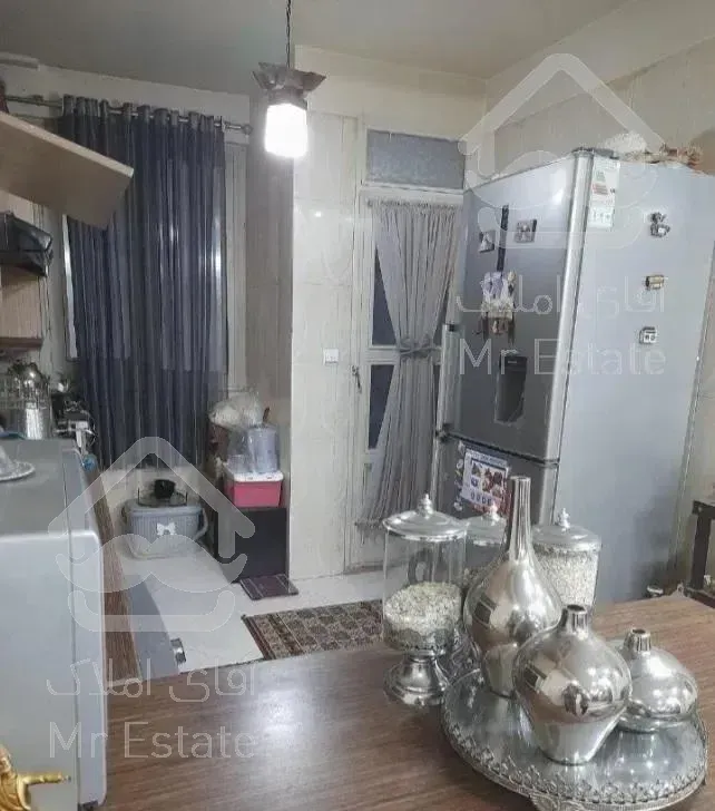 ۵۲ متر تکواحدی با پارکینگ موتور