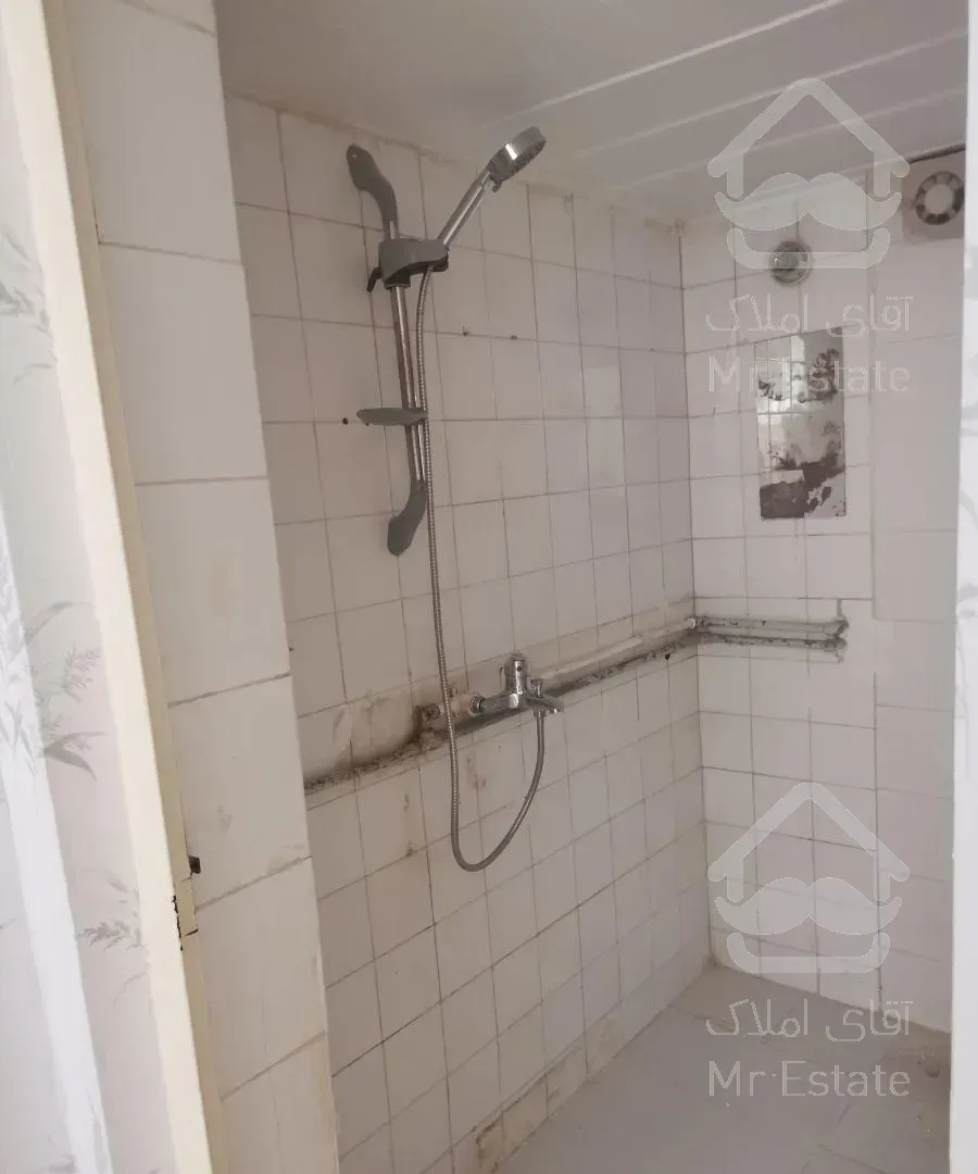 آپارتمان درطبقه همکف 72 متر. یکخوابه بزرگ.