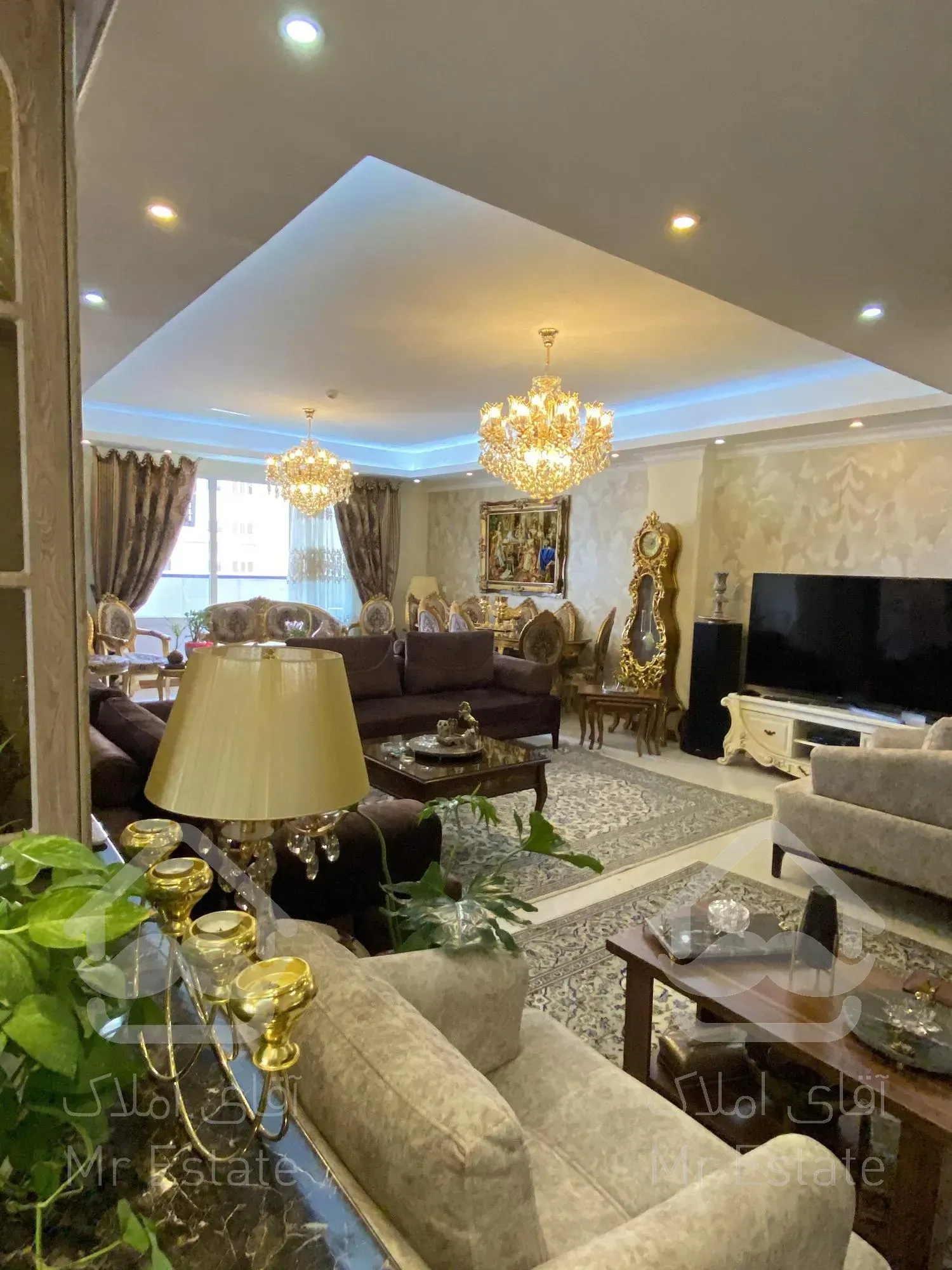 ۱۳۰ متری دریاچه چیتگر کوهک فول لاکچری و خوش نقشه