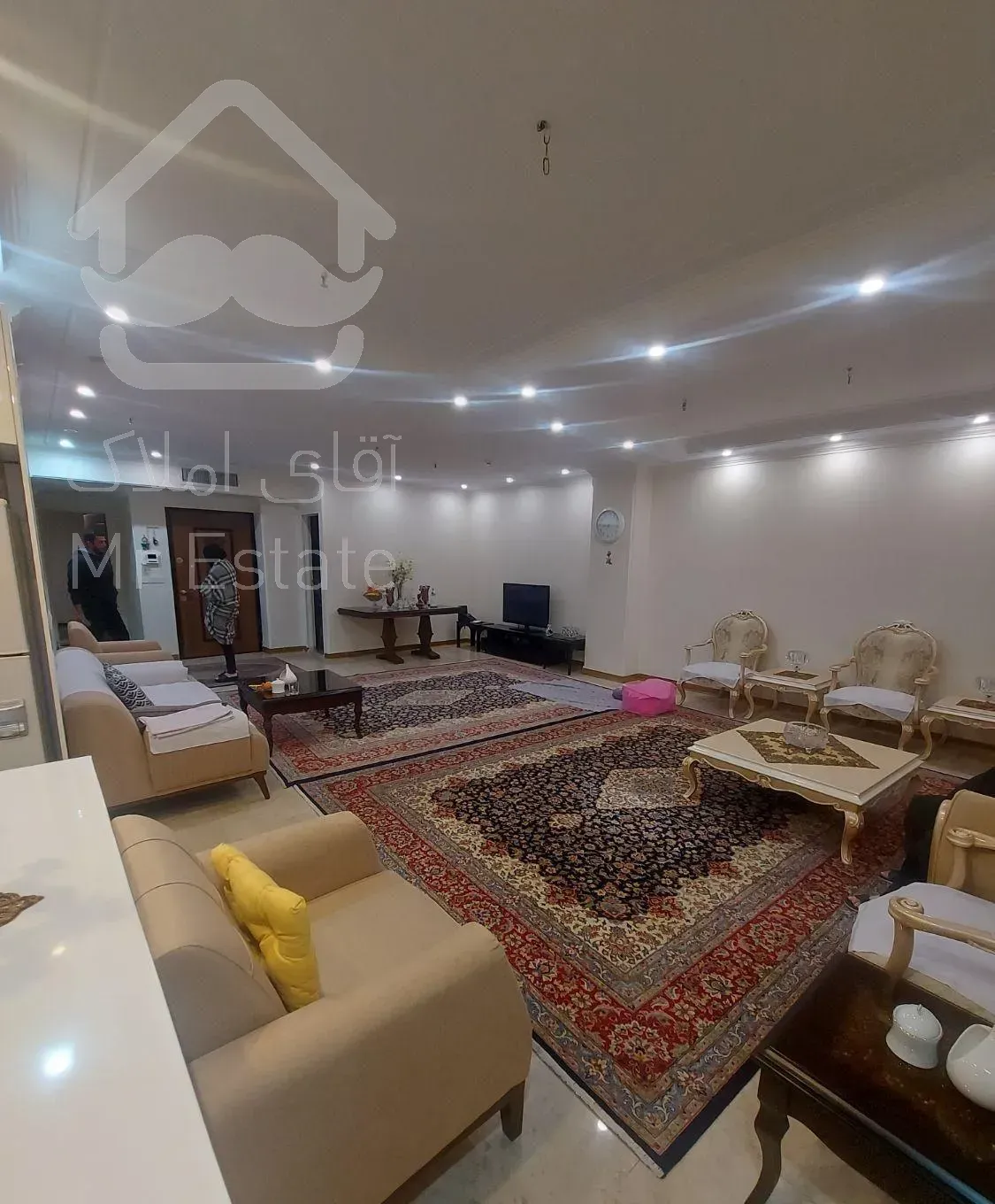 ۱۳۵ متر ۳ خواب با نورگیری دو نبش