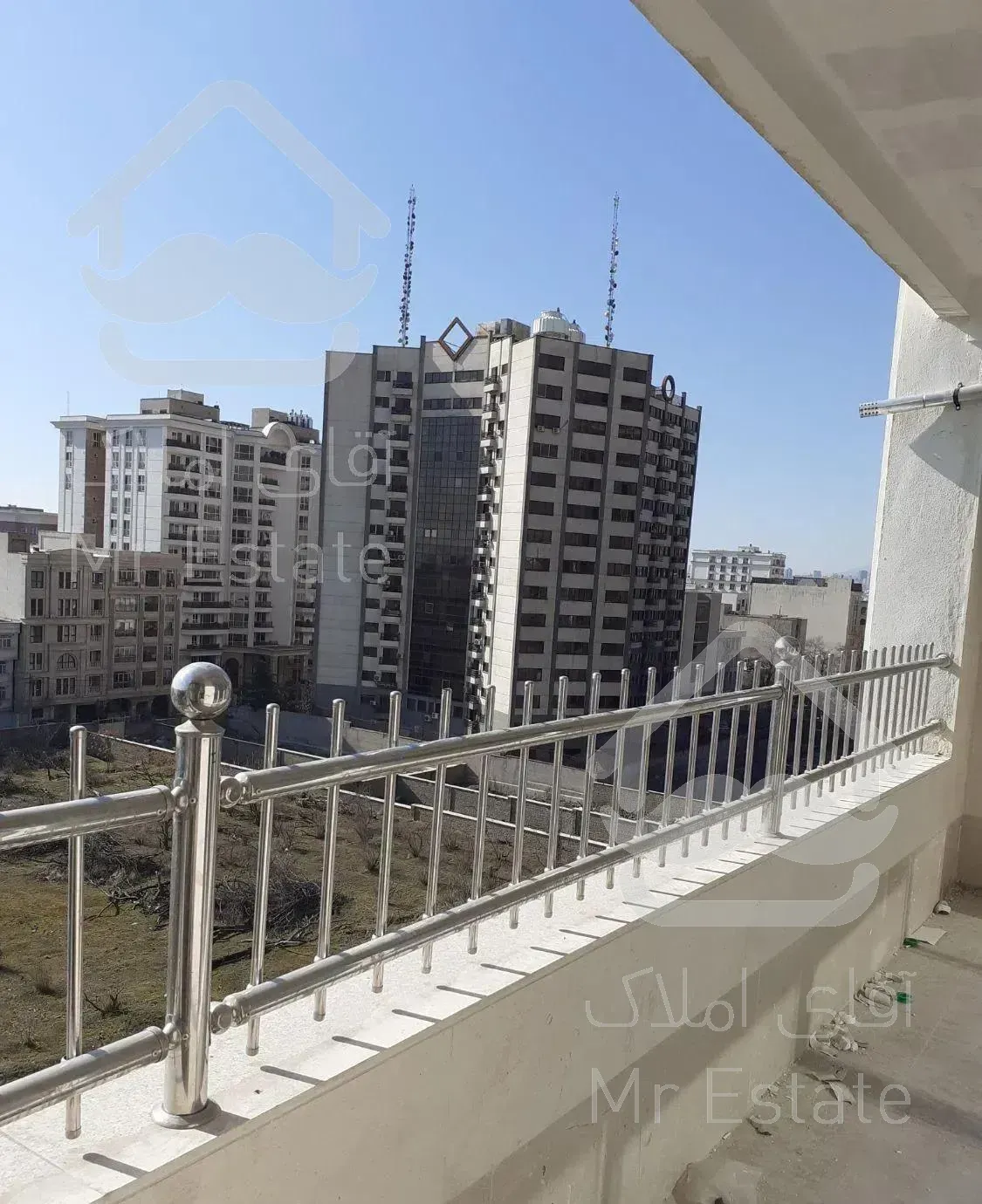 هروی 153 متری*کلید نخورده/ساقدوش/۲پارکینگ*