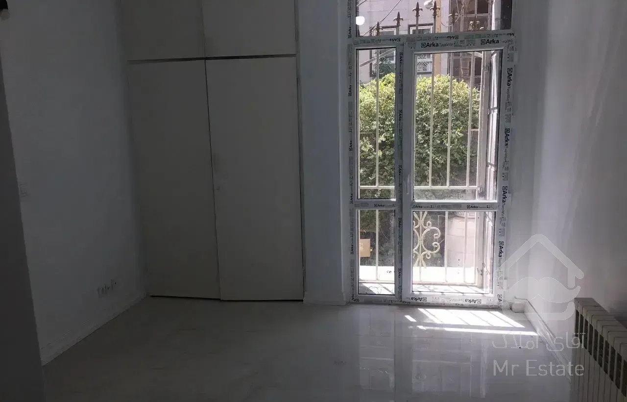 ۱۱۵متر ۲خوابه بالای پونک چهاردیواری