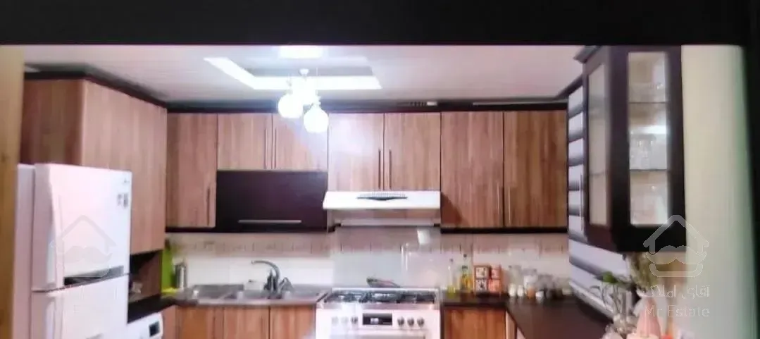 ۸۲ متر دوخواب سالن پرده خور