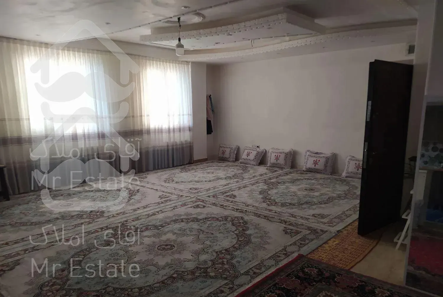 آپارتمان 115متری/تک واحدی/پارکینگ انباری آسانسور