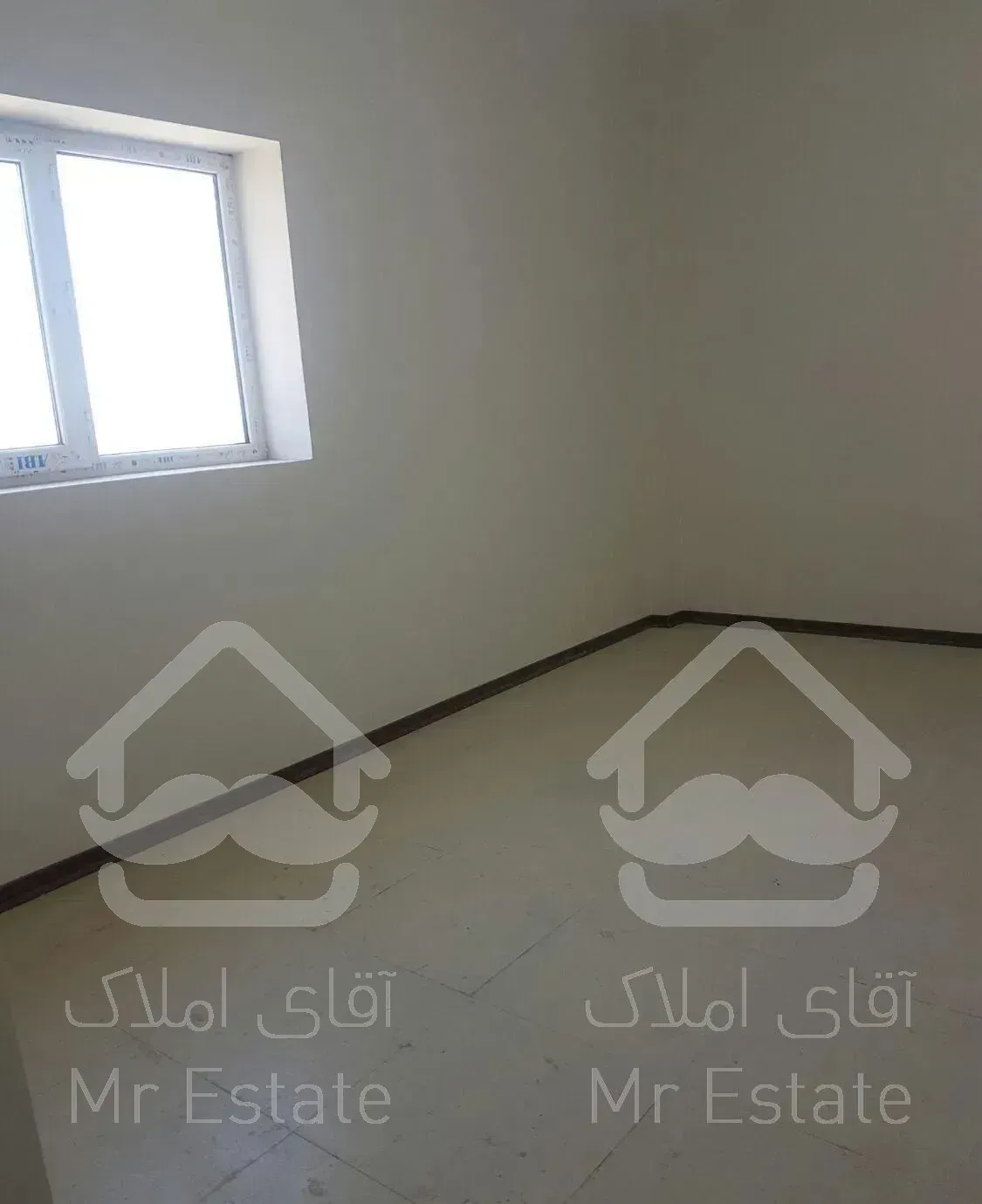 آبشار ۱۳۲ متر نوساز   متریال