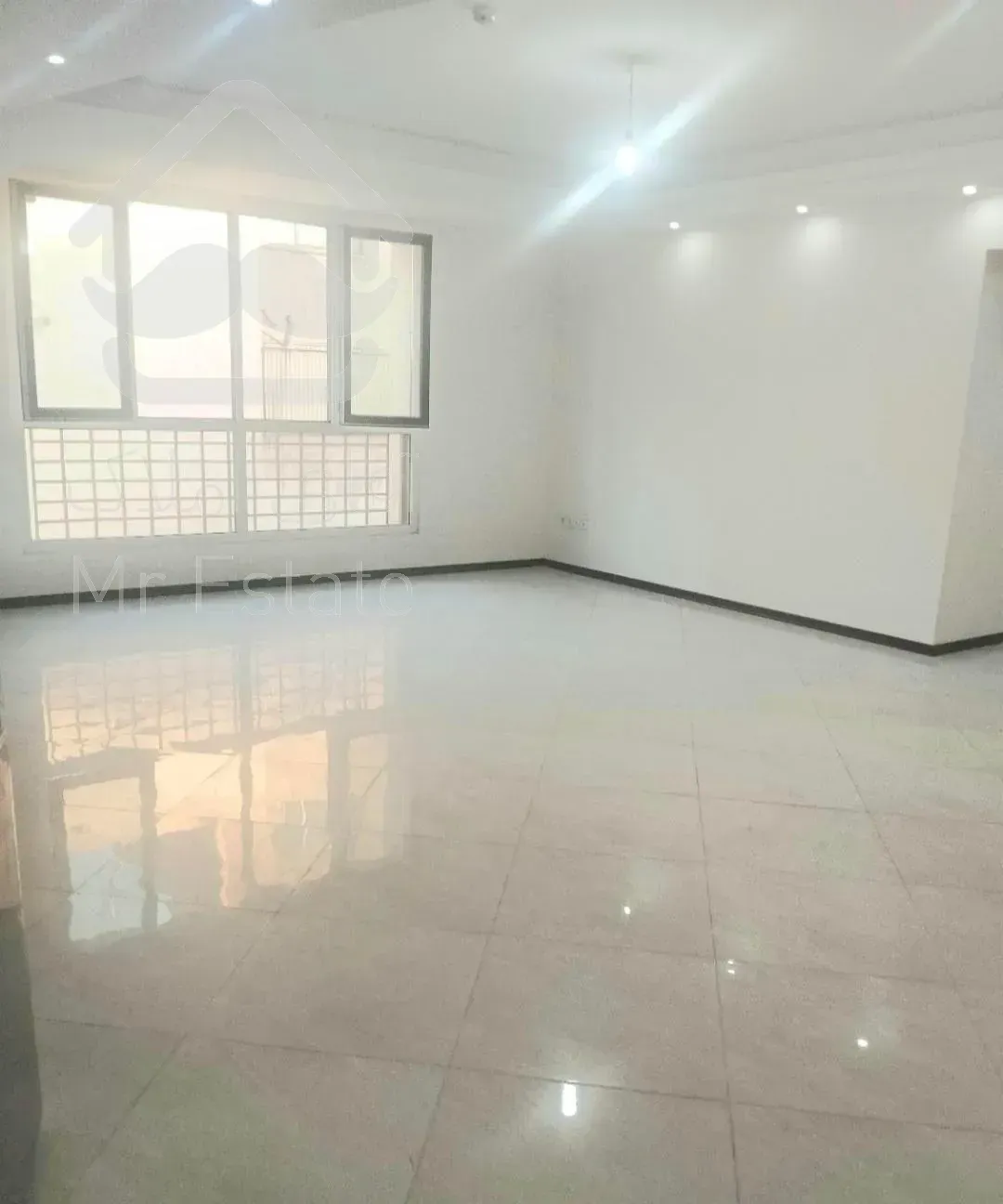 آپارتمان۱۱۰متری/کلید نخورده/ چهارراه استقلال-جمالو