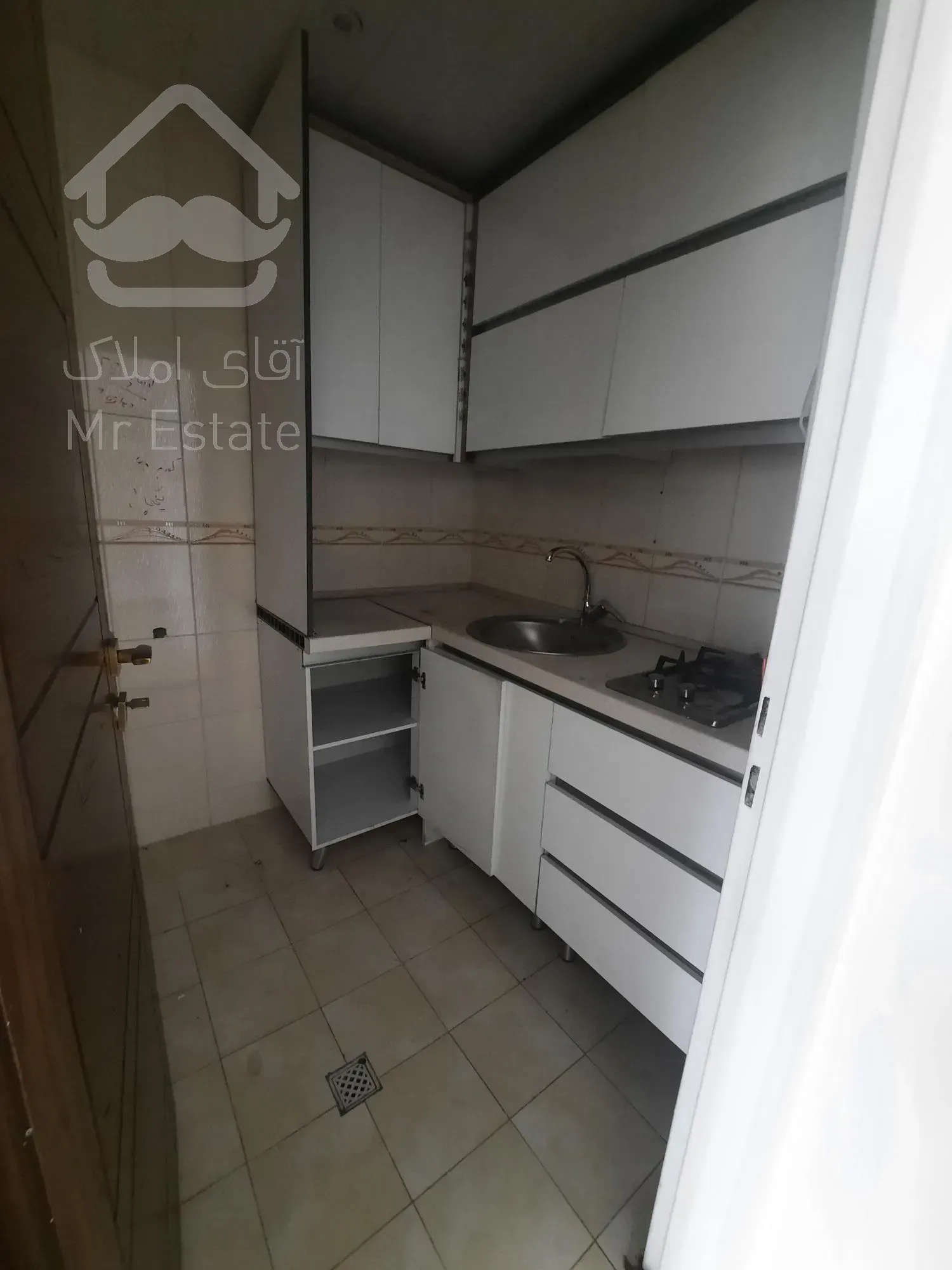 فروش ۱۱۵ متر سند اداری بر کاشانی