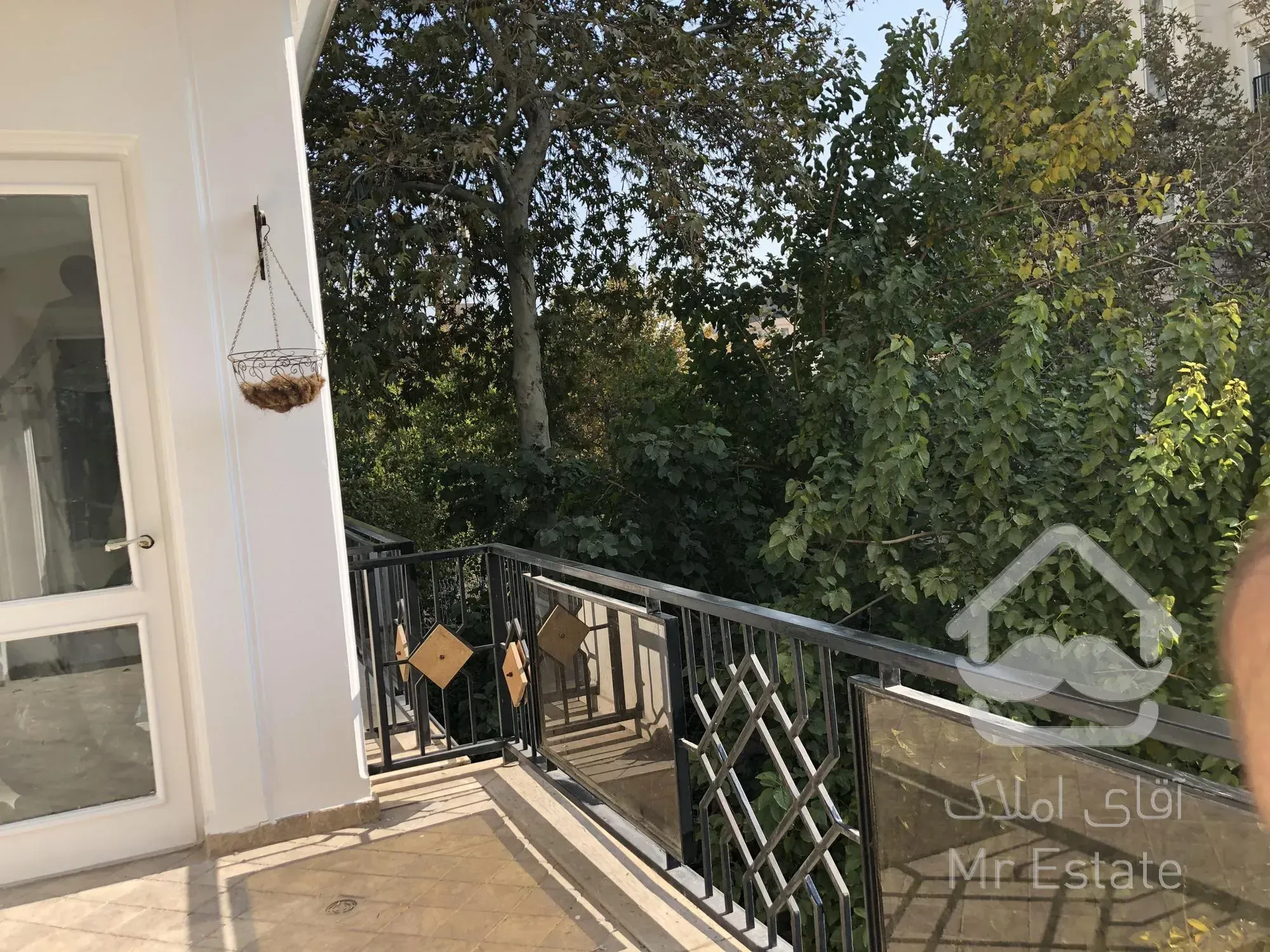 رهن و اجاره آپارتمان ۱۸۰ متری ۳ خوابه فرمانیه