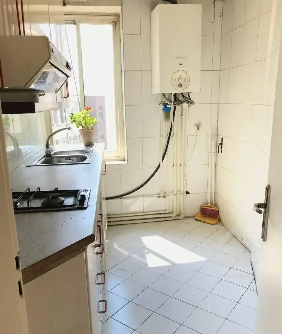 ۶۱ متر مسکونی/ یک خواب/فول/سنایی