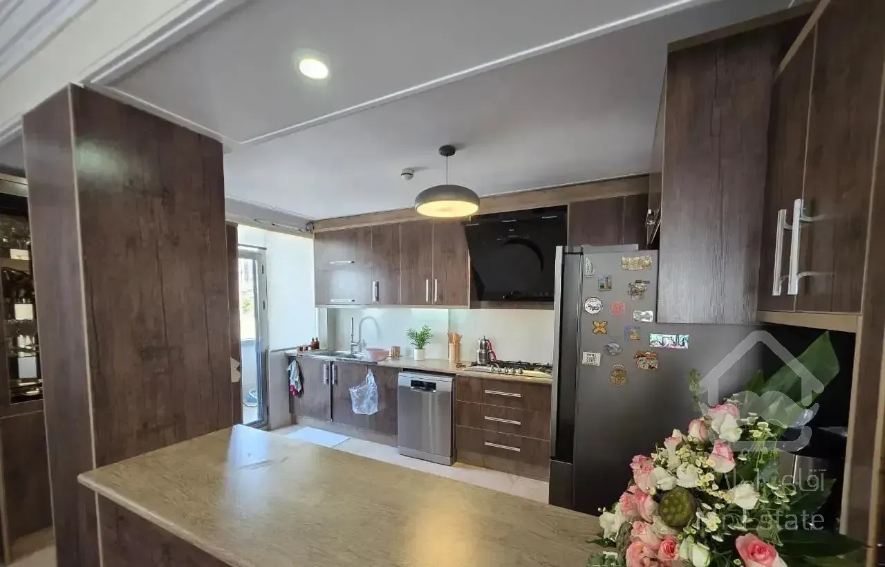 ۱۳۰ متر/۳ خواب/ تک واحدی/ ایثارگران شمالی/ ویو دار