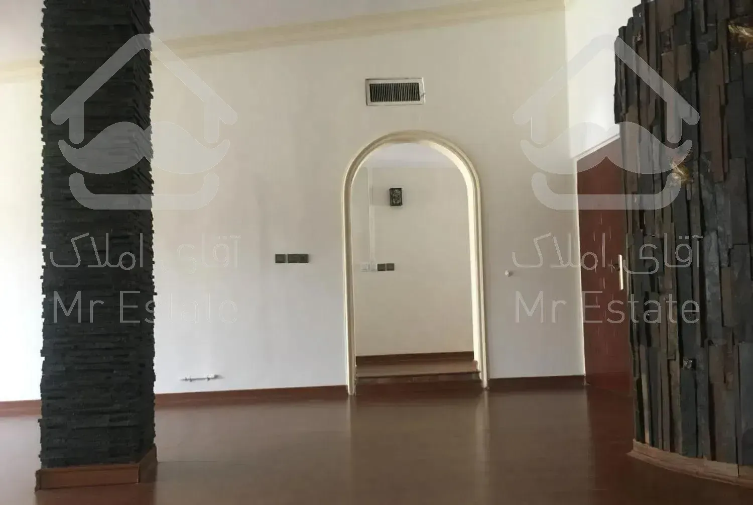 ۱۳۵متر/تروتمیز/محله سر سبز/سالن پرنور/تاپ لوکیشن