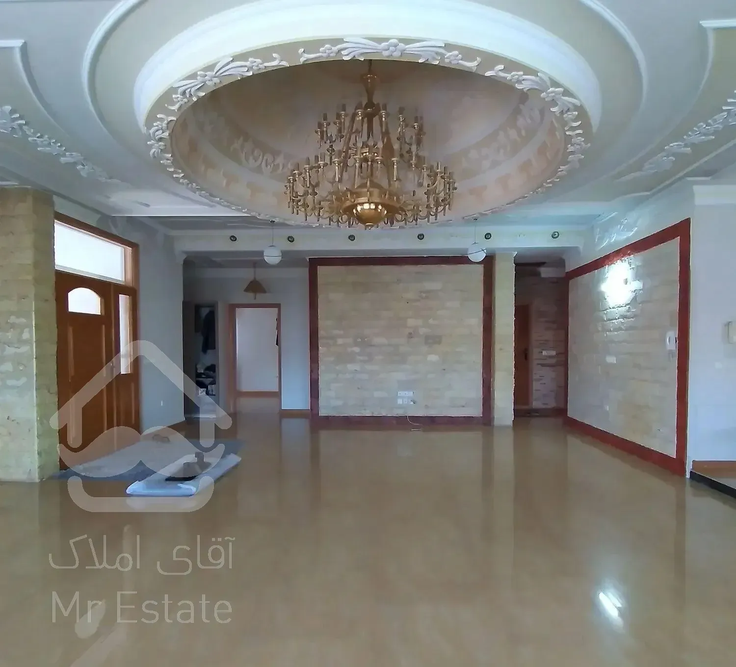 آپارتمان مرکز شهر ۳۰۰ متر ۳ خواب