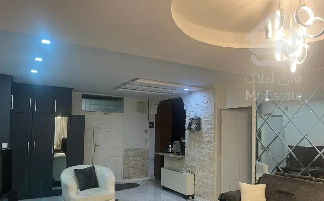 فروش آپارتمان ۸۵ متری ۲ خوابه/ در کریم خان