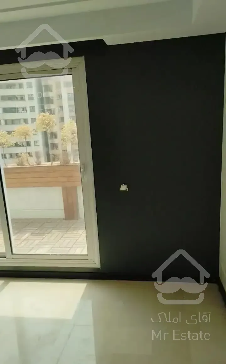 فرشته ۳۰۰ متر تراس دار