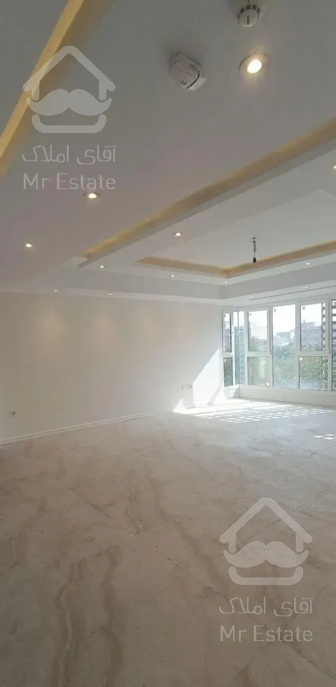 میرداماد جنوب ۷۵ متری ۲خواب نوساز نورگیر