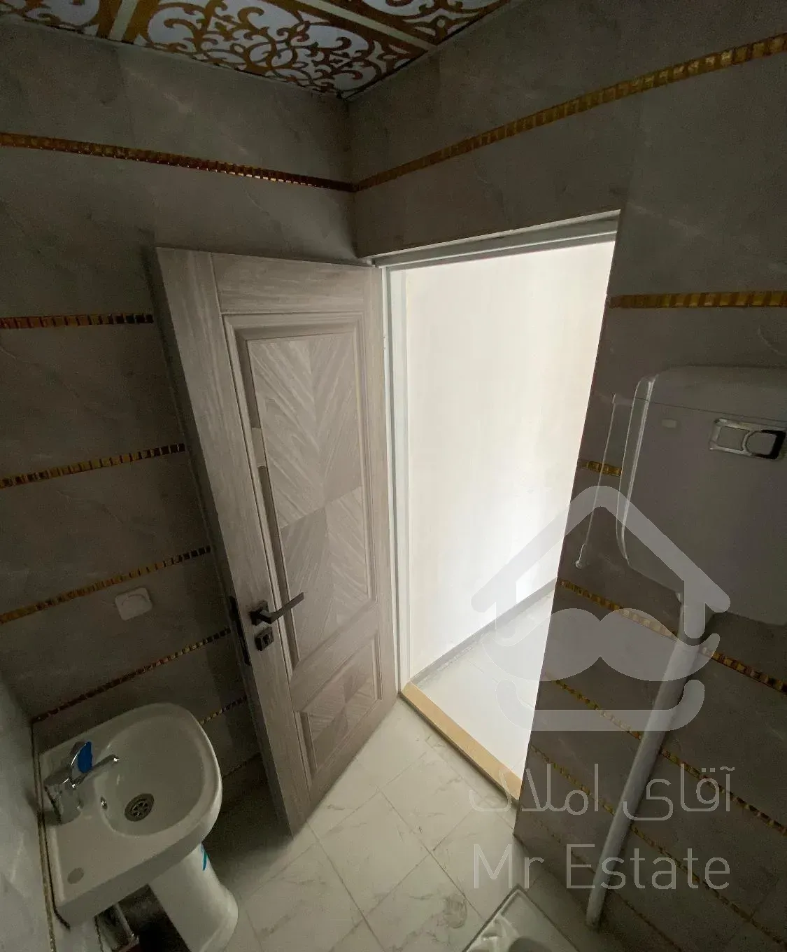 85 متری / 20 متری جوادیه / نوساز / تکمیل تحویل