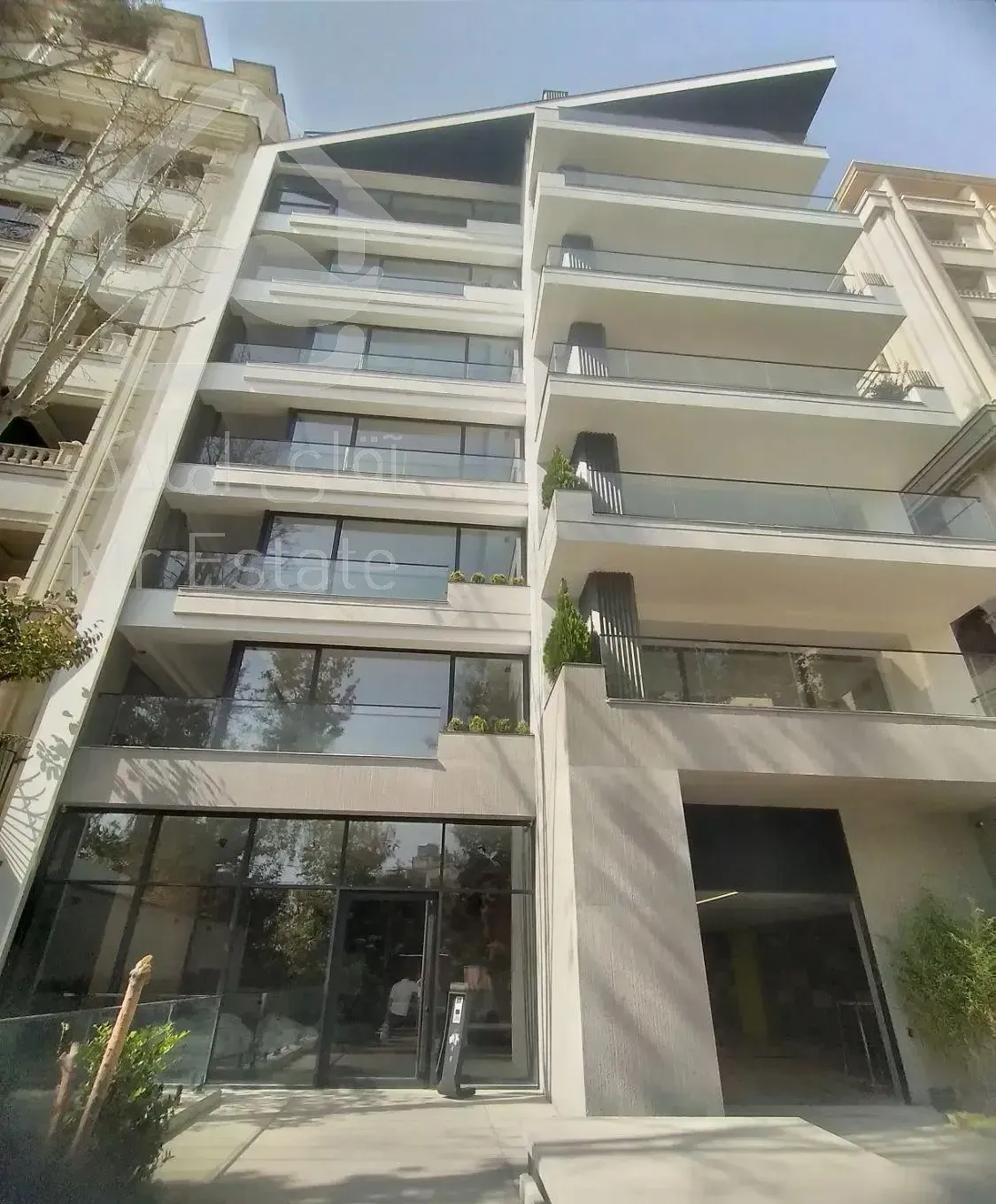 فروش آپارتمان ۱۰۰ متری دوخوابه داراباد(قیدی نژاد)