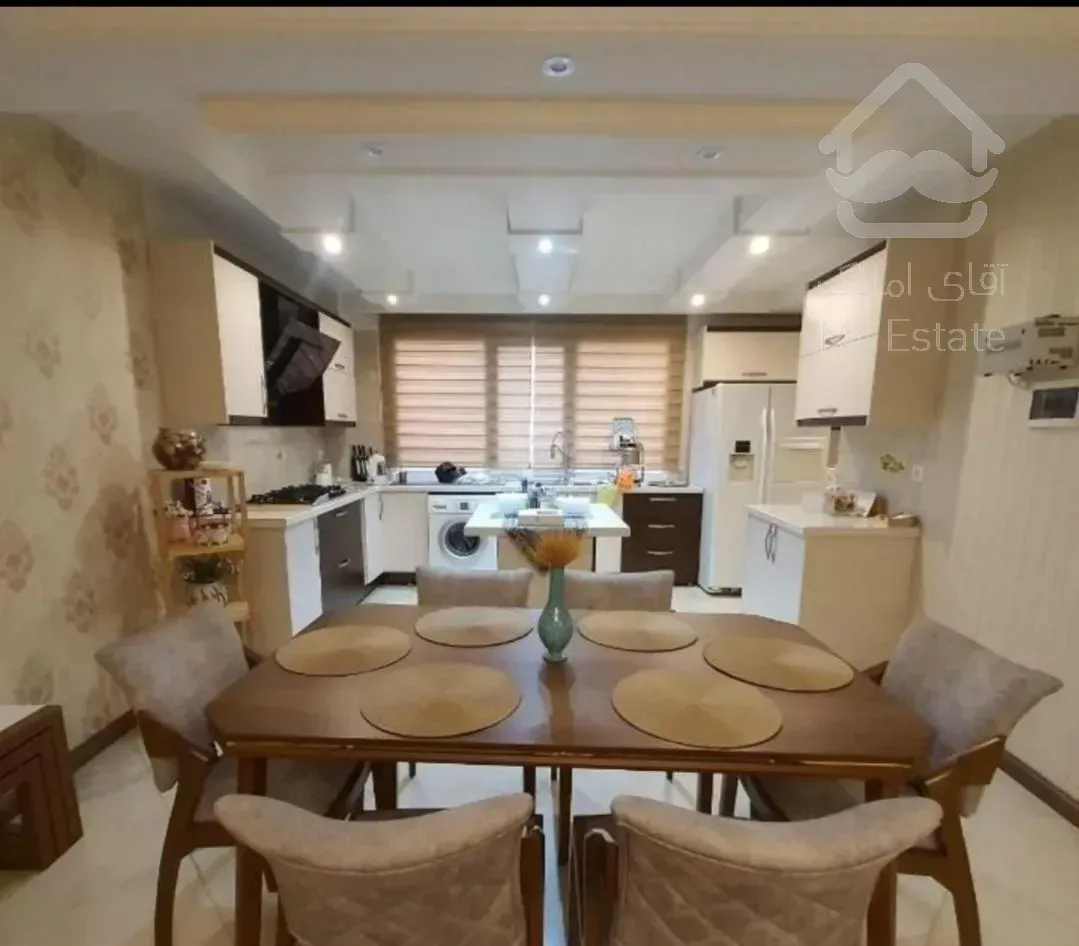 فروش آپارتمان ۸۶ متری ۲ خوابه در جمهوری