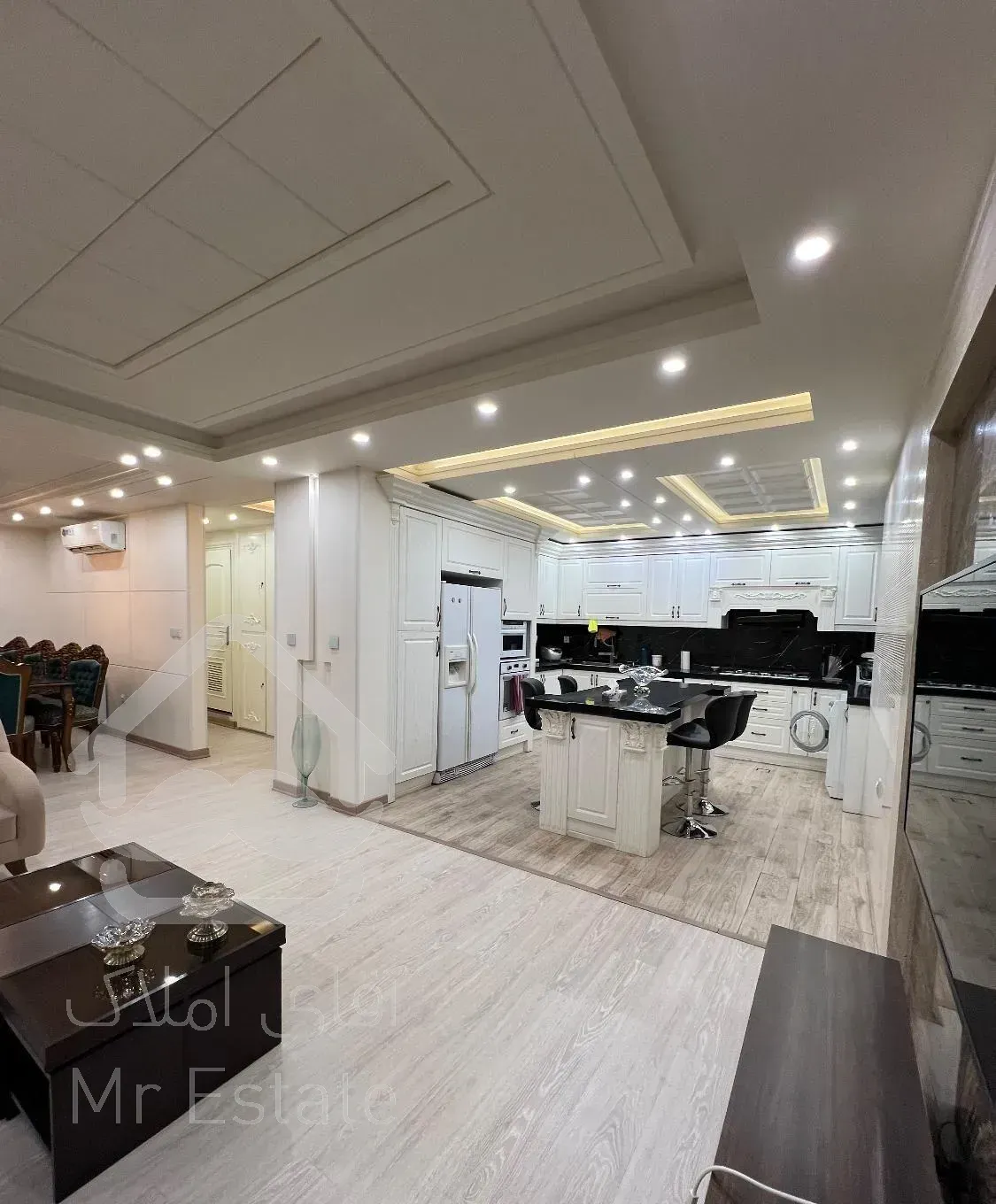 آپارتمان ۱۶۰ متری / فول بازسازی شده شیک / سجاد