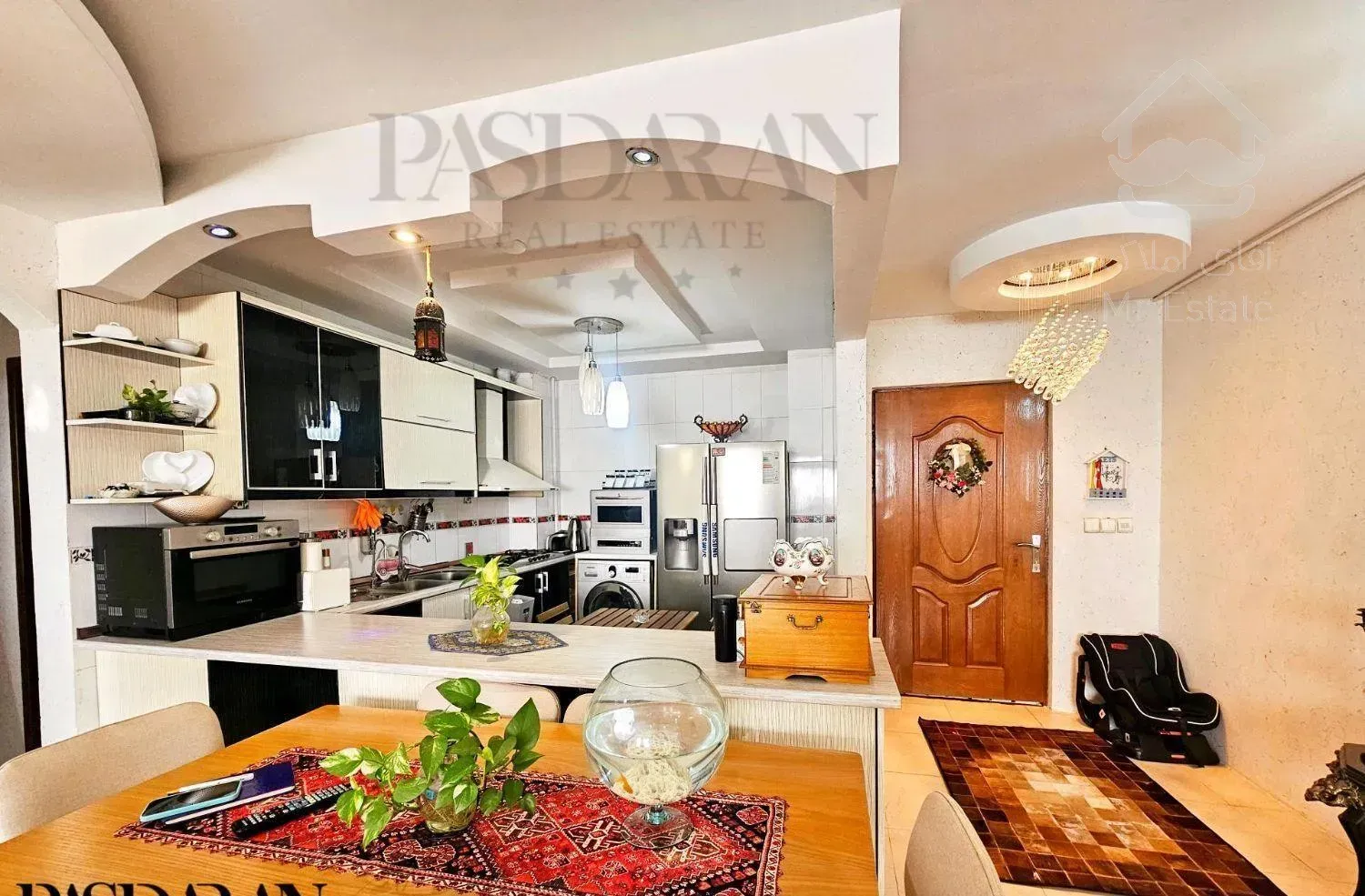 آپارتمان ۹۰ م مرکز شهر خیابان اصلی.