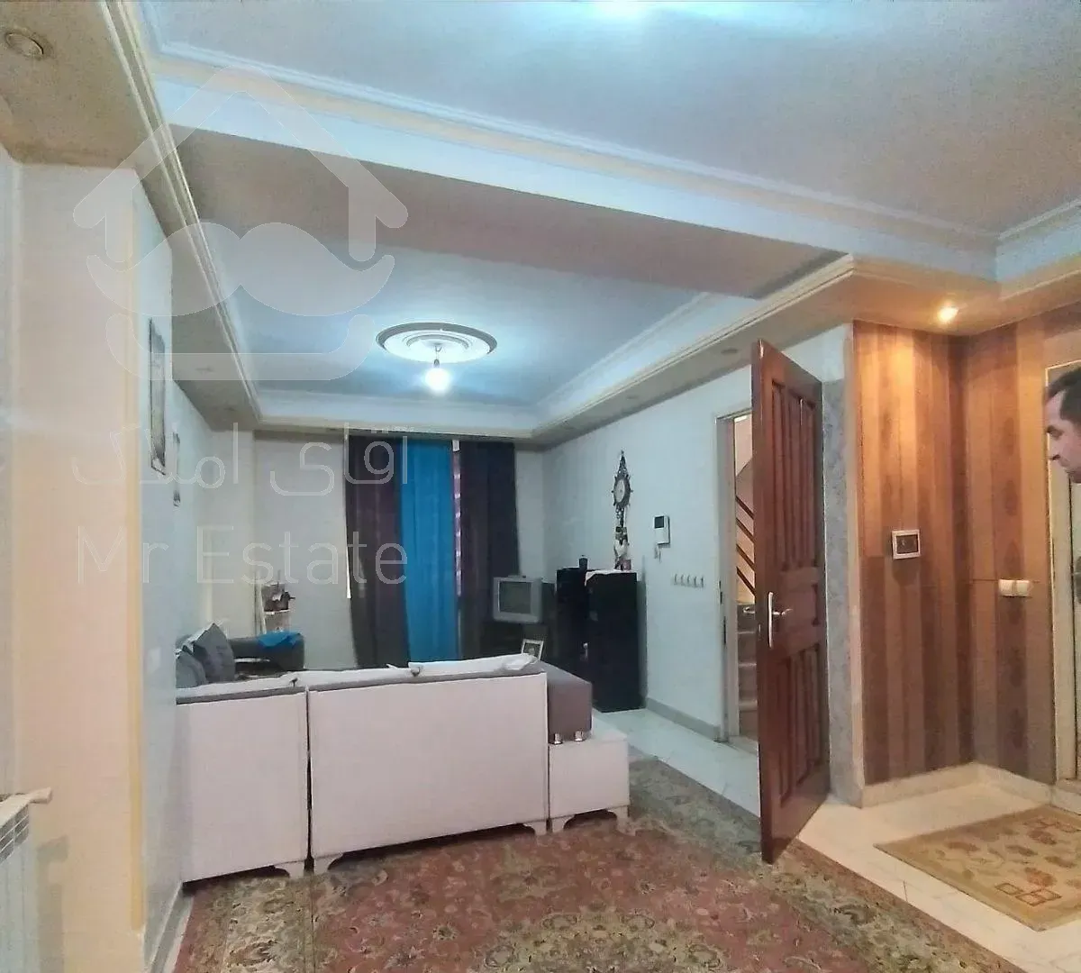 ۵۲ متر /پارکینگ دار/بلوار بریانک