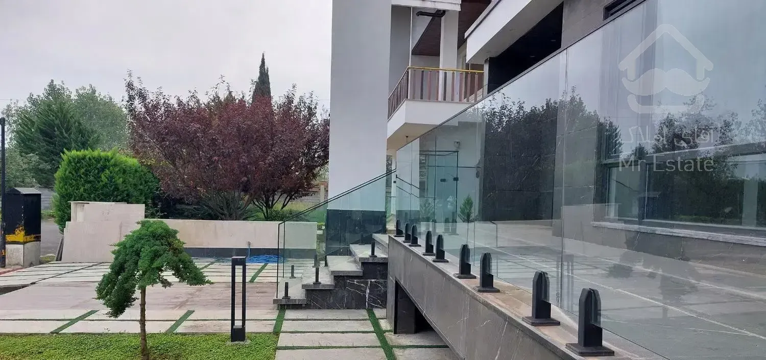 کلارآبادشهرک برند360متری تریپلکس جکوزی 3خواب روف.