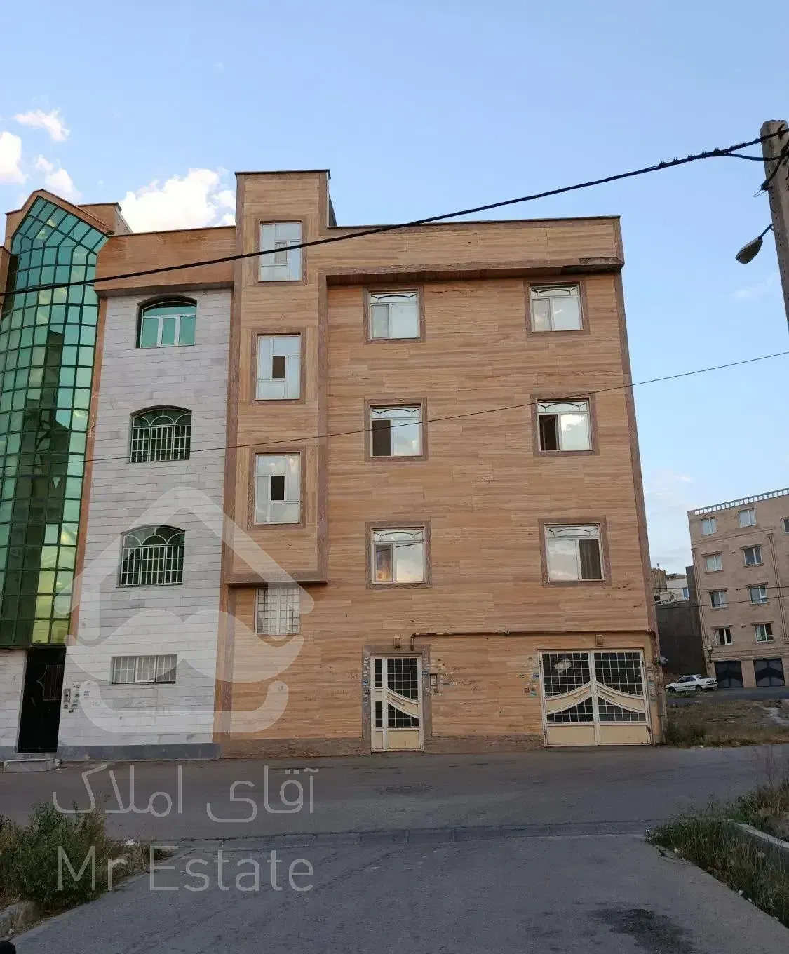 فروش واحد سه طبقه یکجا