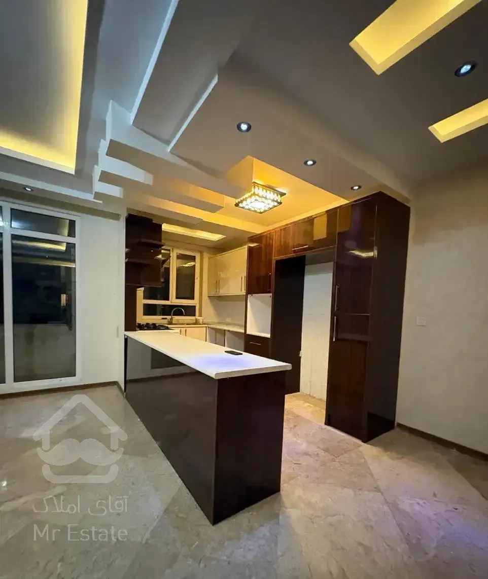 ۱۱۵متر*بهترین کوچه فلکه دوم*۳پارکینگ/سکونت چندساله